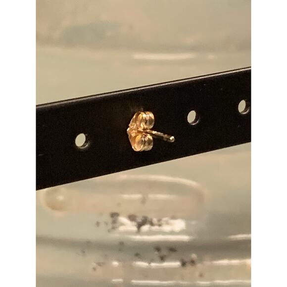 14K Yellow Gold and Cubic Zirconia Single Stud Earring - Picture 6 of 7